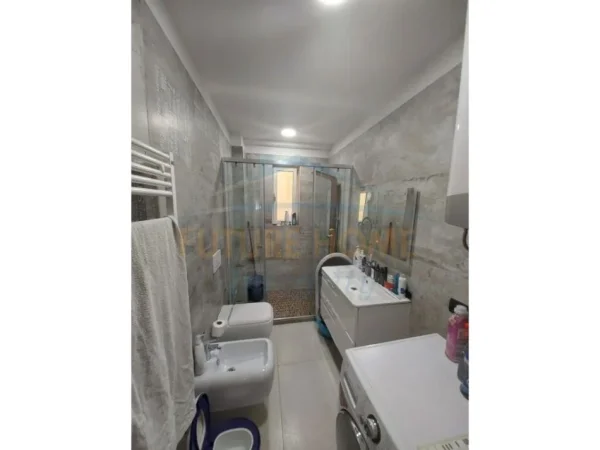 Tirane, shitet apartament 2+1+Aneks+Ballkon, Kati 4, 104 m² 220,000 € (Ali Demi)