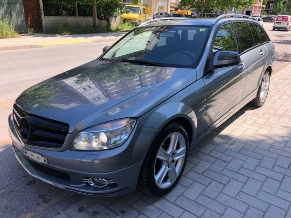 Vlore, shitet makine Mercedes Benz C-Class 320 CDI T , Nafte, gri metalizato, automatik, Klima, 220 kW (300 PS) 239000 km, 6,500 €