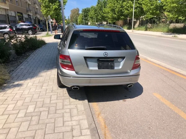 Vlore, shitet makine Mercedes Benz C-Class 320 CDI T , Nafte, gri metalizato, automatik, Klima, 220 kW (300 PS) 239000 km, 6,500 €