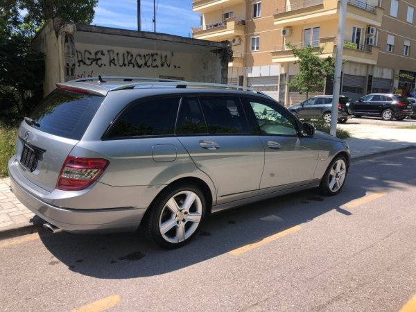 Vlore, shitet makine Mercedes Benz C-Class 320 CDI T , Nafte, gri metalizato, automatik, Klima, 220 kW (300 PS) 239000 km, 6,500 €