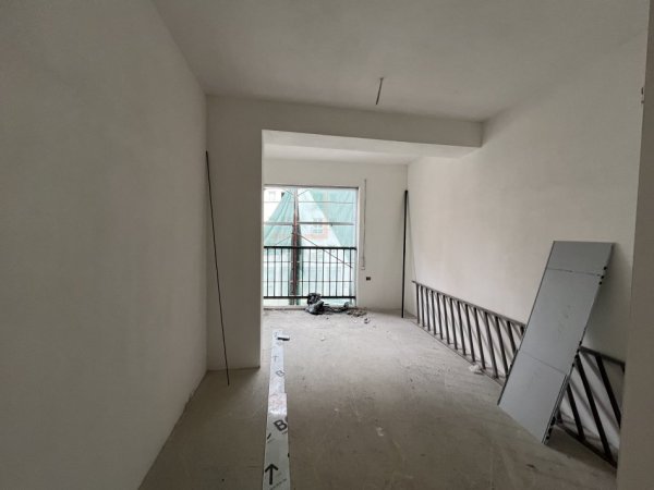 Tirane, shitet apartament 3+1+Ballkon, Kati 1, 147 m² 208,000 € (Bulevardi i Ri)