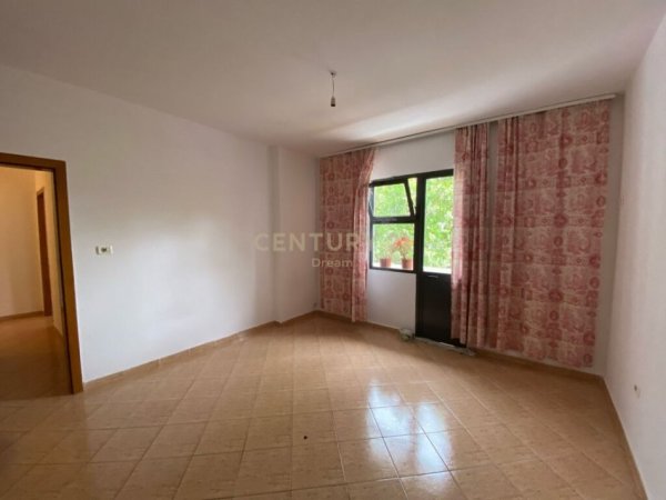 Tirane, shitet apartament 2+1+Ballkon, Kati 1, 93 m² 134,850 € (Rruga Riza Cerova, Rruga Bardhyl)