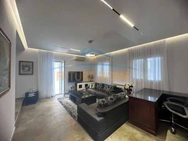 Tirane, jepet me qera apartament 1+1, Kati 3, 100 m² 700 € (Vilat Gjermane, prane Sanatoriumit)