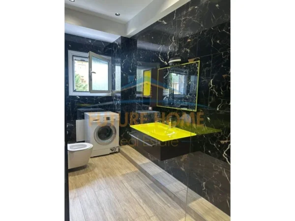 Tirane, jepet me qera apartament 1+1, Kati 3, 100 m² 700 € (Vilat Gjermane, prane Sanatoriumit)