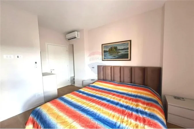Tirane, jepet me qera apartament 2+1, Kati 8, 105 m² 1,200 € (Rruga Myslym Shyri)