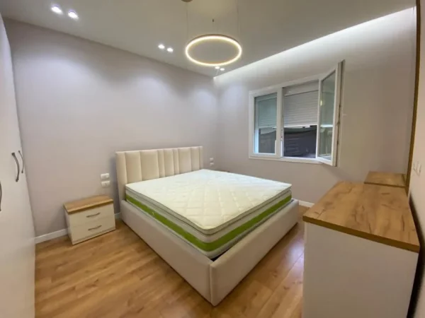 Tirane, jepet me qera apartament 2+1, Kati 4, 70 m² 600 € (myslym shyri)