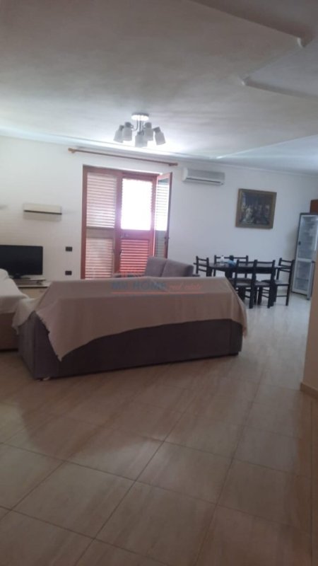 Tirane, jepet me qera apartament 3+1+Ballkon, Kati 2, 145 m² 600 € (Vilat Gjermane)