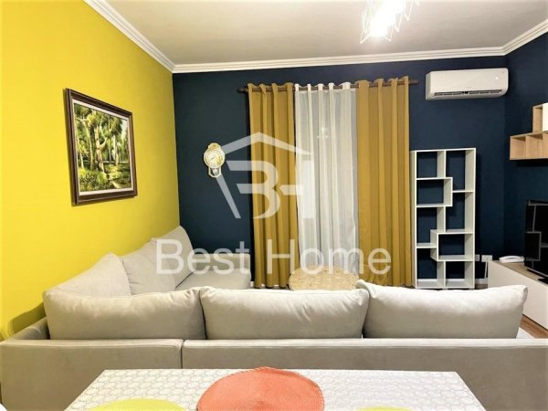 Tirane, jepet me qera apartament 2+1+Ballkon, Kati 1, 100 m² 600 € (Rruga Ferit Xhajko)