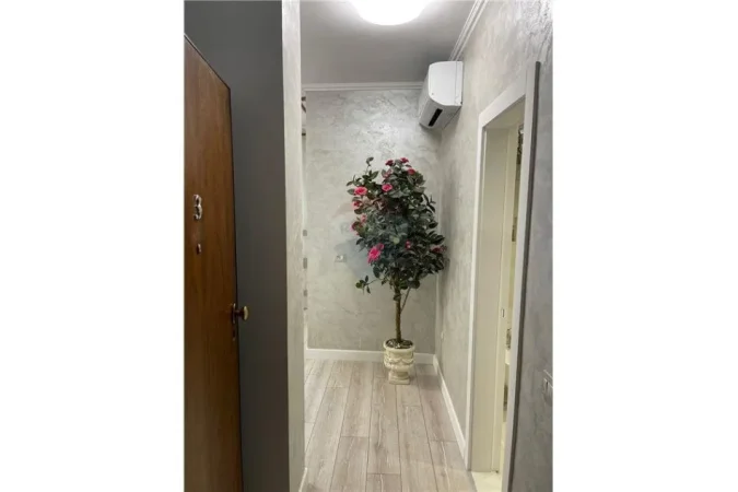 Tirane, jepet me qera apartament 1+1, Kati 5, 70 m² 700 € (rruga Kosovareve)