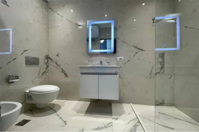 Tirane, jepet me qera apartament 1+1, Kati 5, 70 m² 700 € (rruga Kosovareve)