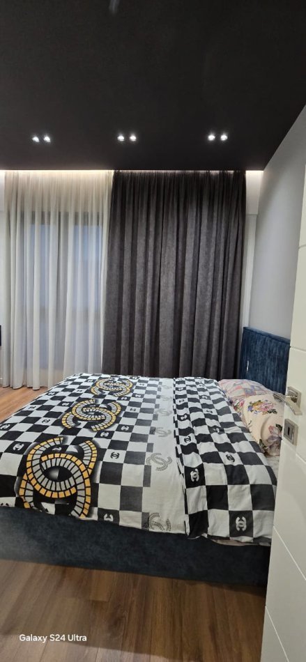 Tirane, jepet me qera apartament 1+1, Kati 7, 75 m² 800 € (Kompleksi Square 21)