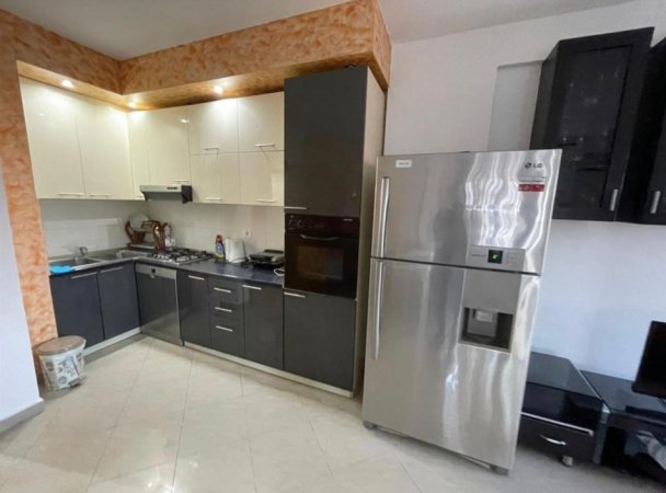 Tirane, jepet me qera apartament 2+1+Ballkon, Kati 3, 100 m² 450 € (KODRA E DIELLIT)