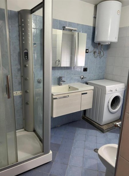 Tirane, jepet me qera apartament 2+1+Ballkon, Kati 3, 100 m² 450 € (KODRA E DIELLIT)