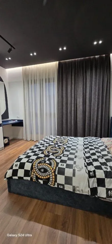 Tirane, jepet me qera apartament 1+1, Kati 7, 76 m² 800 € (21 DHJETORI)