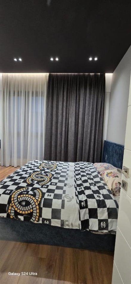 Tirane, jepet me qera apartament 1+1, Kati 7, 76 m² 800 € (21 DHJETORI)