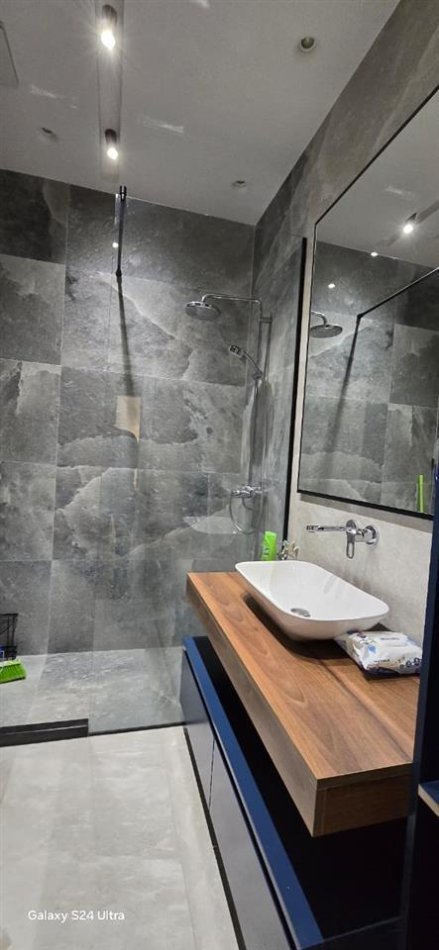 Tirane, jepet me qera apartament 1+1, Kati 7, 76 m² 800 € (21 DHJETORI)