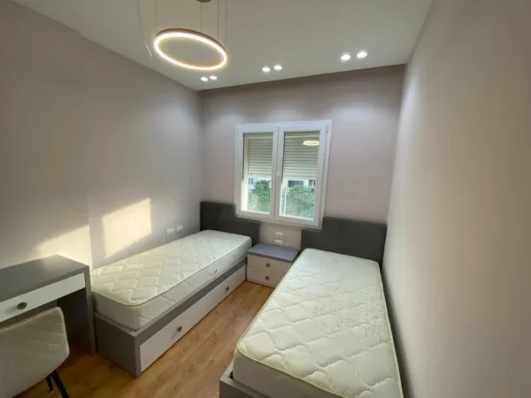 Tirane, jepet me qera apartament 2+1, Kati 4, 76 m² 600 € (myslym shyri)