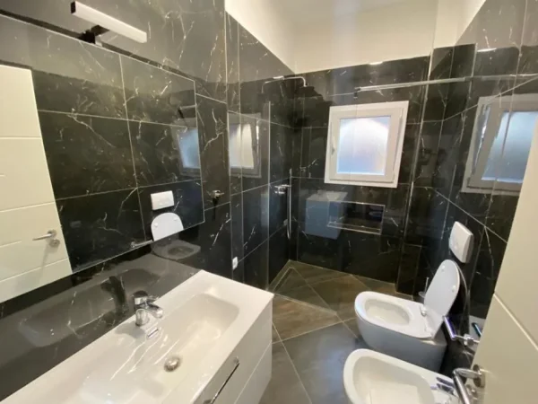 Tirane, jepet me qera apartament 2+1, Kati 4, 76 m² 600 € (myslym shyri)