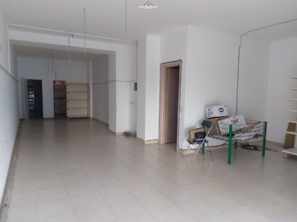 Tirane, jepet me qera dyqan , , 65 m² 400 € (ali demi)