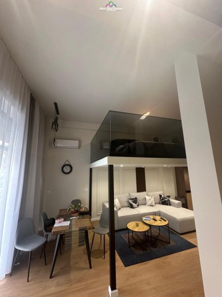 Tirane, jepet me qera apartament duplex 1+1, Kati 1, 50 m² 800 € (myslym shyri)