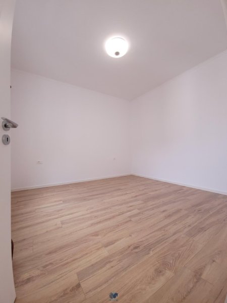 Shitet Apartament 1+1 Ne Zog te Zi [ID P21])