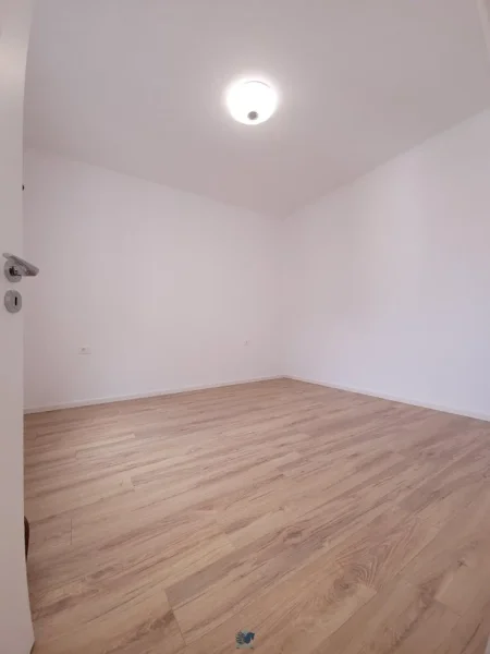 Shitet Apartament 1+1 Ne Zog te Zi [ID P21])