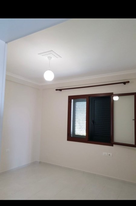Tirane, jepet me qera Vile 2+1, Kati 2, 125 m² 900 € (Qytet Studenti)