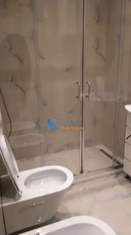 Tirane, jepet me qera zyre , Kati 10, 75 m² 650 € (Rruga e Kavajes, Tirana Garden Building)