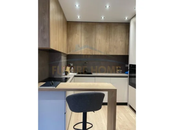 Tirane, jepet me qera apartament 2+1+Aneks, Kati 4, 100 m² 800 € (komuna parisit)