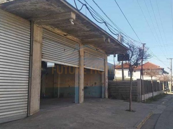 Tirane, jepet me qera ambjent biznesi , , 200 m² 600 € (autostrada Tr-Dr , Yrshek)