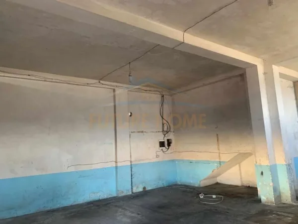 Tirane, jepet me qera ambjent biznesi , , 200 m² 600 € (autostrada Tr-Dr , Yrshek)