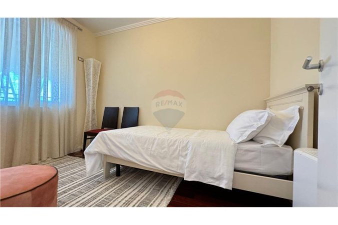 Tirane, jepet me qera apartament 2+1+Ballkon, Kati 6, 120 m² 800 € (Myslym Shyri)