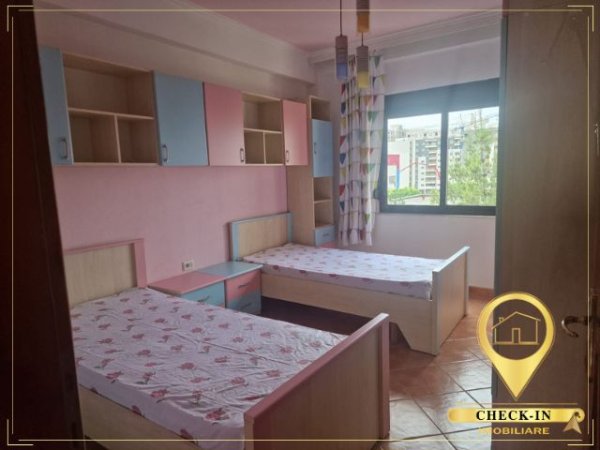 Tirane, jepet me qera apartament 2+1+Ballkon, Kati 4, 100 m² 450 € (Dritan Hoxha)