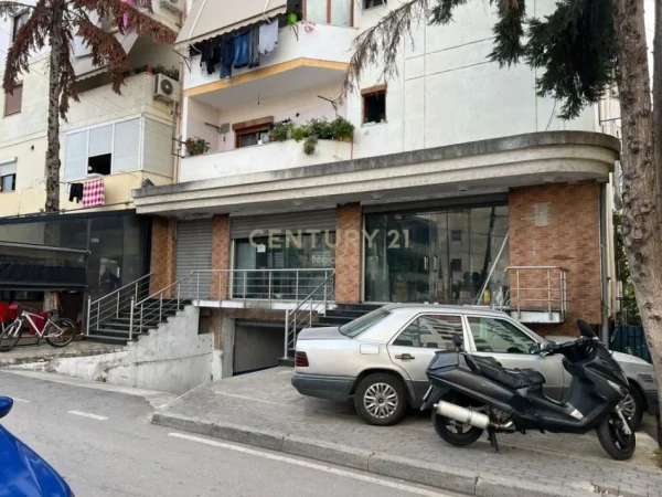 Tirane, shes ambjent biznesi , Kati 0, 268 m² 540,000 € (Laprakë)