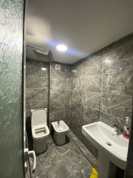 Tirane, jepet me qera apartament 1+1, , 