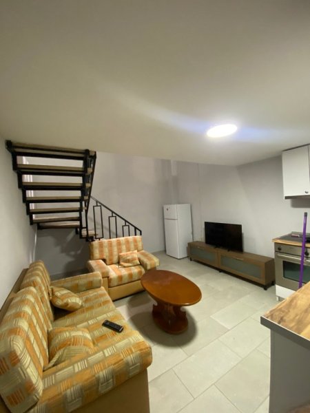 Tirane, jepet me qera apartament 1+1, , 