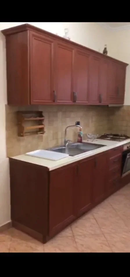 Tirane, jepet me qera Vile 1+1, Kati 2, 61 m² (Mbrapa Bar Famed, Astir)