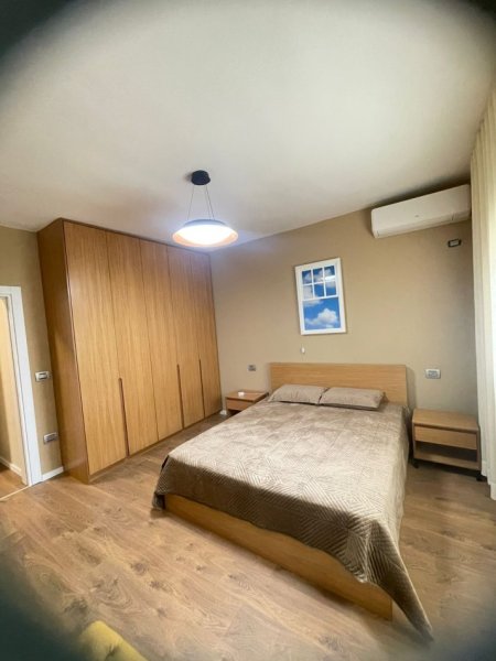 Tirane, jepet me qera apartament 2+1, Kati 3, 87 m² 900 € (komuna parisit)