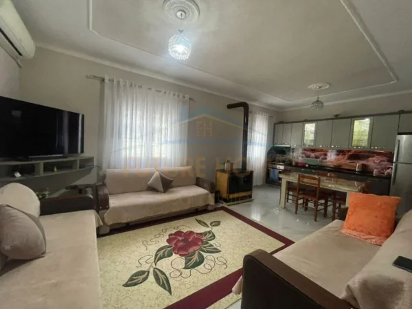 Durres, shitet Vile 5+1+Aneks+Ballkon, Kati 0, 400 m² 480,000 € (ARAPAJ,DURRES)