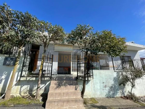 Durres, shitet Vile 5+1+Aneks+Ballkon, Kati 0, 400 m² 480,000 € (ARAPAJ,DURRES)
