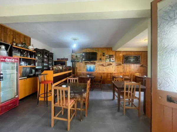 Durres, shitet Vile 5+1+Aneks+Ballkon, Kati 0, 400 m² 480,000 € (ARAPAJ,DURRES)