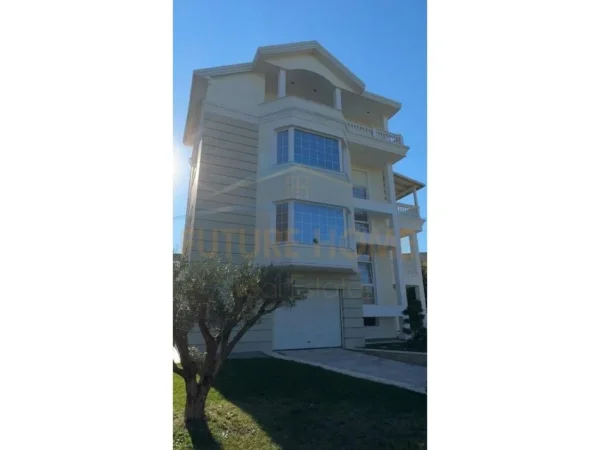 Durres, shitet Vile 5+1, Kati 0, 482 m² 1,200,000 € 