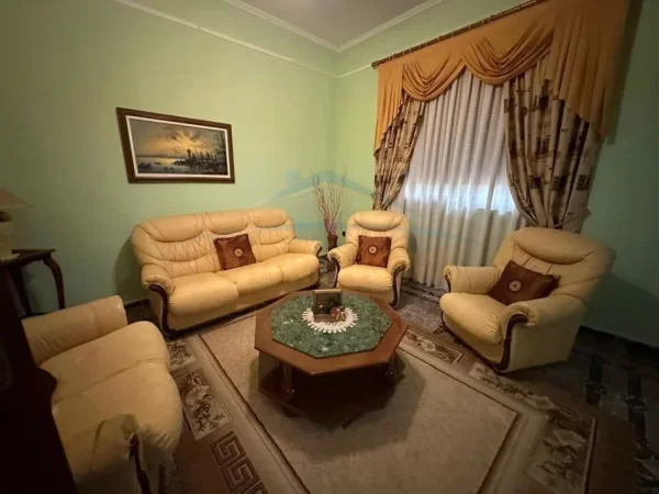 Durres, shitet Vile 5+1+Ballkon, Kati 0, 1,000 m² 300,000 € (SHKOZET,DURRES)