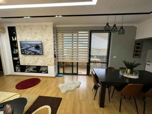 Durres, shitet Vile 5+1+Ballkon, Kati 0, 1,000 m² 300,000 € (SHKOZET,DURRES)