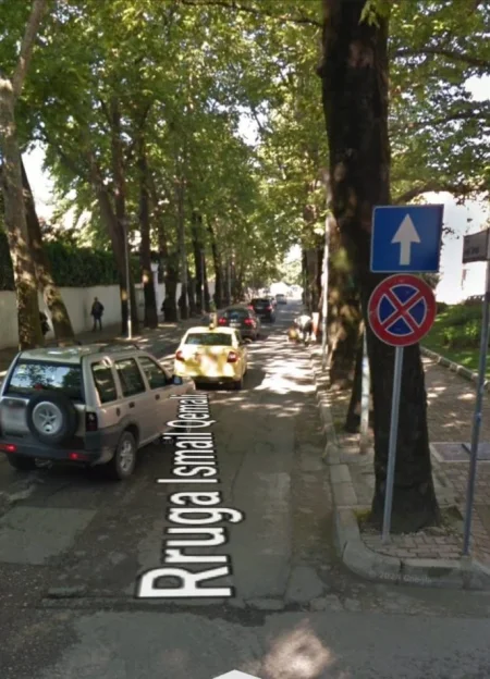 Tirane, jepet me qera ambjent biznesi , Kati 3, 198 m² 4,500 € (Mbrapa Kryeministrise)