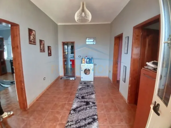 Durres, shitet Vile 5+1, Kati 0, 426 m² 250,000 € (DURRES)
