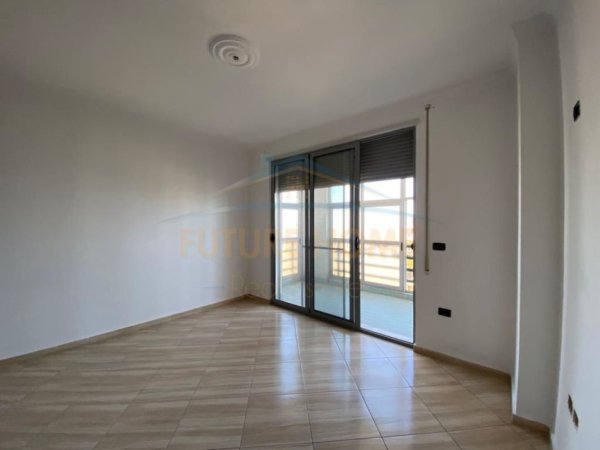 Durres, shitet apartament 2+1+Aneks+Ballkon, Kati 8, 119 m² 90,000 € (DURRES)