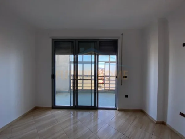 Durres, shitet apartament 2+1+Aneks+Ballkon, Kati 8, 119 m² 90,000 € (DURRES)