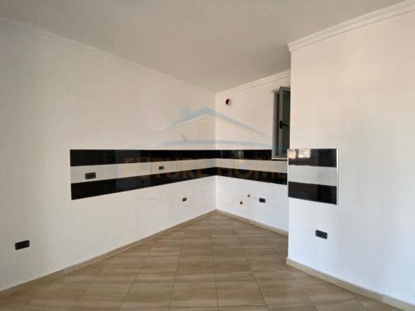 Durres, shitet apartament 2+1+Aneks+Ballkon, Kati 8, 119 m² 90,000 € (DURRES)