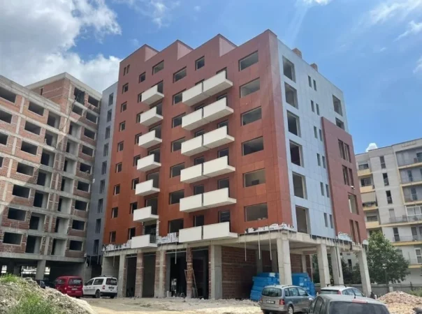 Tirane, shitet apartament 2+1+Ballkon, Kati 2, 114 m² 129,000 € (Yzberisht)